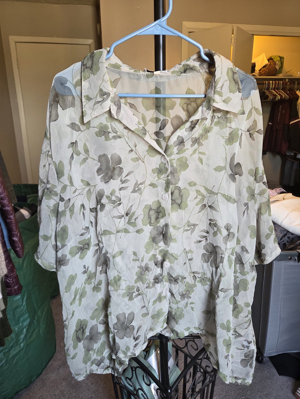 Light Green Floral Button-Front Blouse - Women's Relaxed Fit
